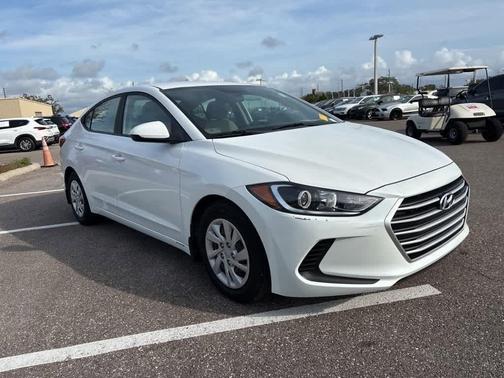 2018 Hyundai ELANTRA SE