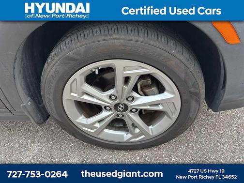 2022 Hyundai KONA SEL