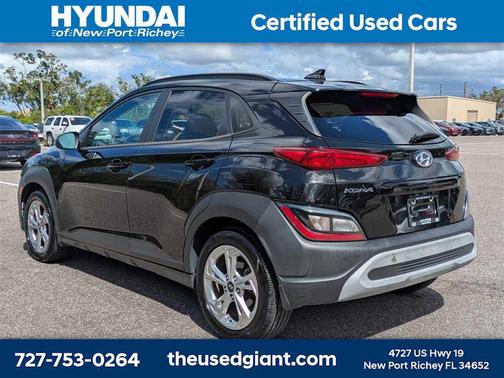 2022 Hyundai KONA SEL