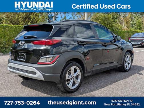 2022 Hyundai KONA SEL