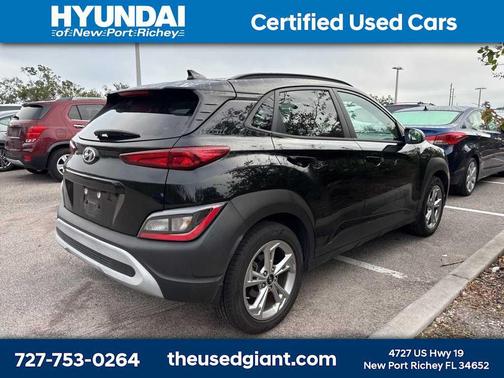 2022 Hyundai KONA SEL