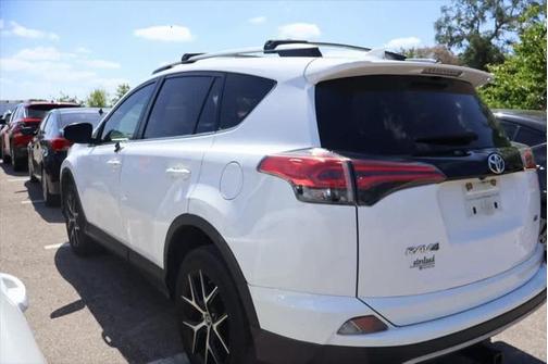 2018 Toyota RAV4 SE