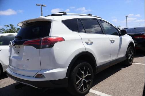 2018 Toyota RAV4 SE