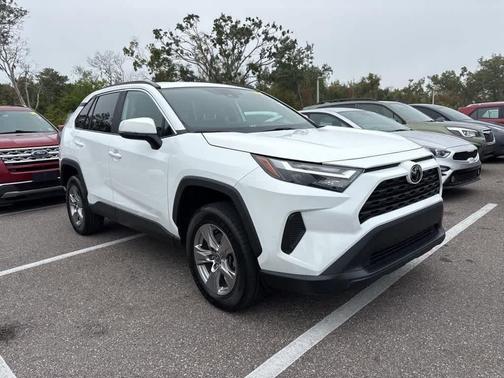 2022 Toyota RAV4 XLE