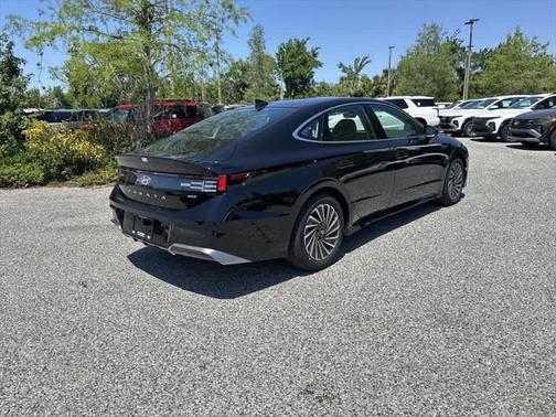 2025 Hyundai SONATA Hybrid Limited