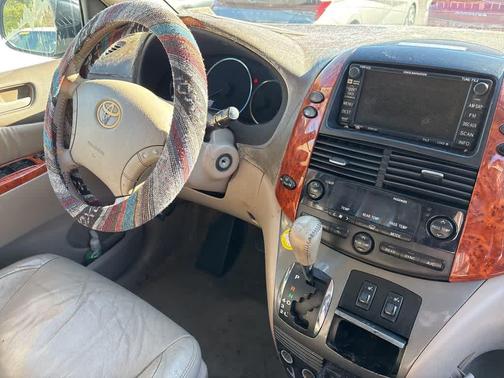 2008 Toyota Sienna XLE