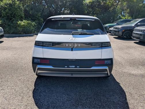 2026 Hyundai IONIQ 5 SE