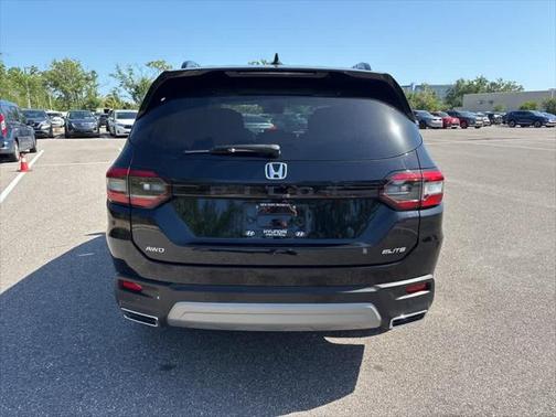 2023 Honda Pilot AWD Elite