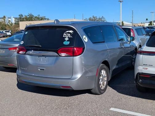 2020 Chrysler Pacifica Touring