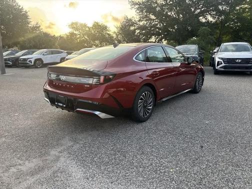 2025 Hyundai SONATA Hybrid SE