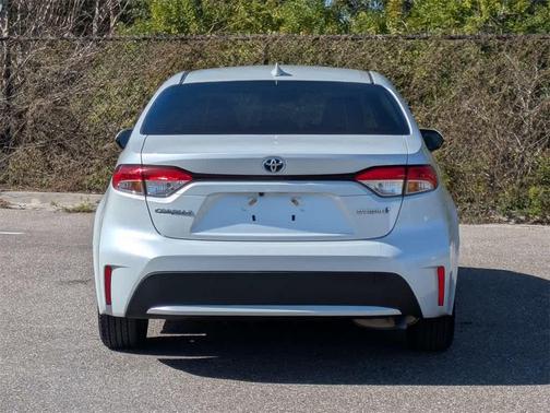 2022 Toyota Corolla Hybrid LE
