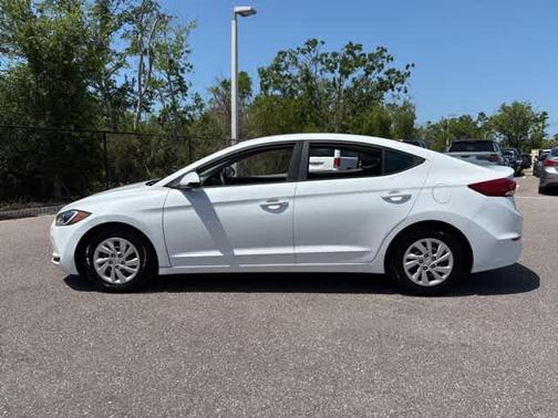 2018 Hyundai ELANTRA SE