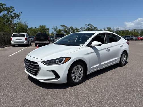 2018 Hyundai ELANTRA SE