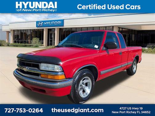 2002 Chevrolet S-10 Base