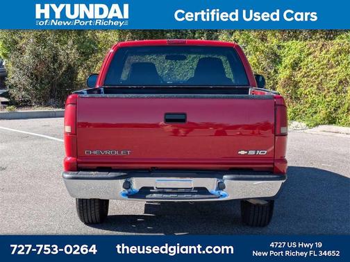 2002 Chevrolet S-10 Base