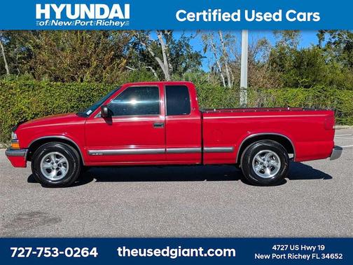 2002 Chevrolet S-10 Base
