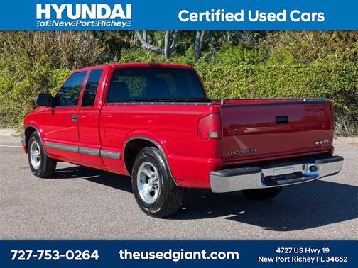 2002 Chevrolet S-10 Base