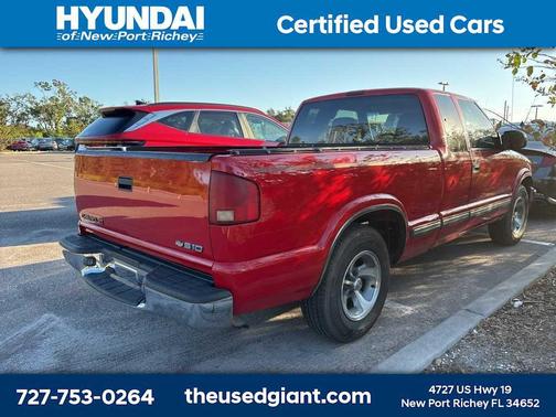 2002 Chevrolet S-10 Base