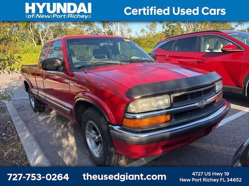2002 Chevrolet S-10 Base
