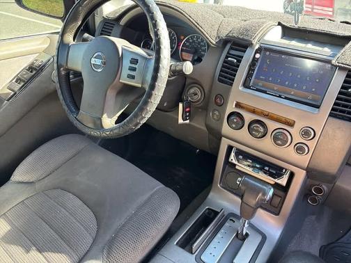 2005 Nissan Pathfinder SE