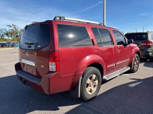 2005 Nissan Pathfinder SE