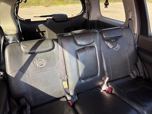 2005 Nissan Pathfinder SE