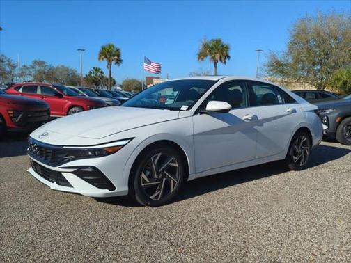 2025 Hyundai ELANTRA SEL
