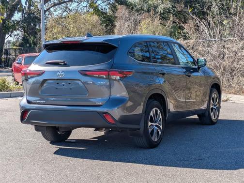 2025 Toyota Highlander Hybrid XLE