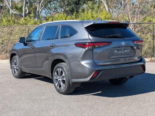 2025 Toyota Highlander Hybrid XLE