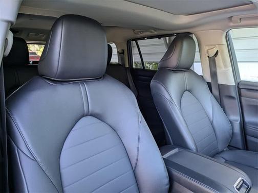 2025 Toyota Highlander Hybrid XLE