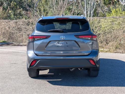 2025 Toyota Highlander Hybrid XLE