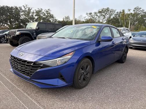 2023 Hyundai ELANTRA SEL