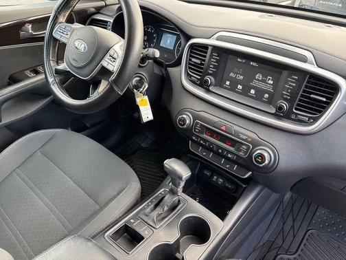 2020 Kia Sorento LX