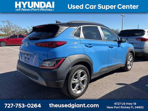 2022 Hyundai KONA SEL