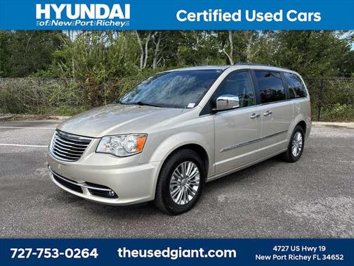 2015 Chrysler Town & Country Touring-L