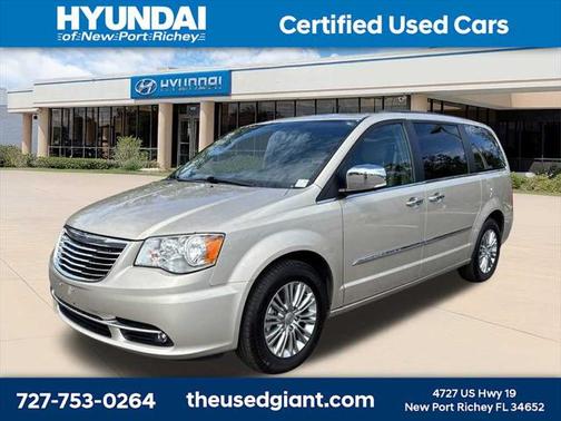 2015 Chrysler Town & Country Touring-L