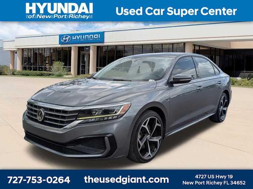 Platinum Gray Metallic 2020 Volkswagen Passat 2.0T R-Line