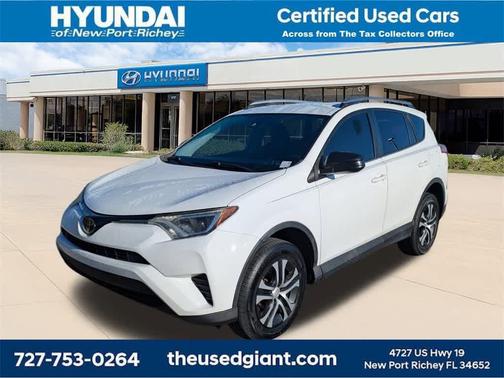 2018 Toyota RAV4 LE