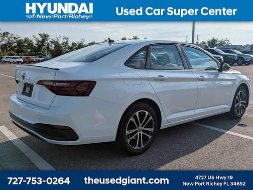Pure White 2024 Volkswagen Jetta 1.5T Sport