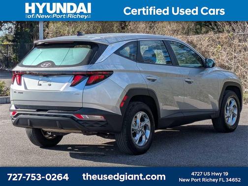 2023 Hyundai TUCSON SE