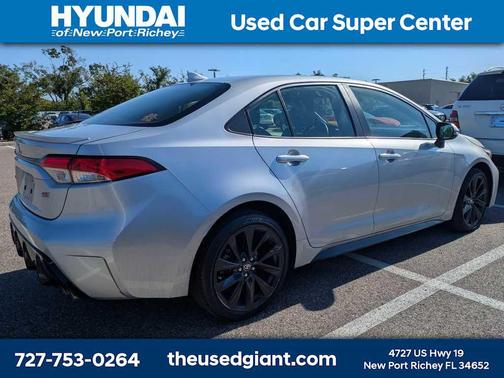 Classic Silver Metallic 2023 Toyota Corolla SE