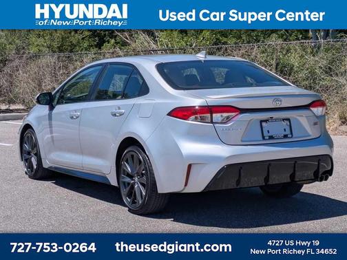 Classic Silver Metallic 2023 Toyota Corolla SE