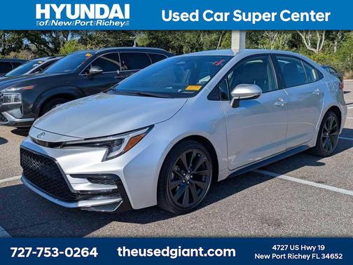Classic Silver Metallic 2023 Toyota Corolla SE