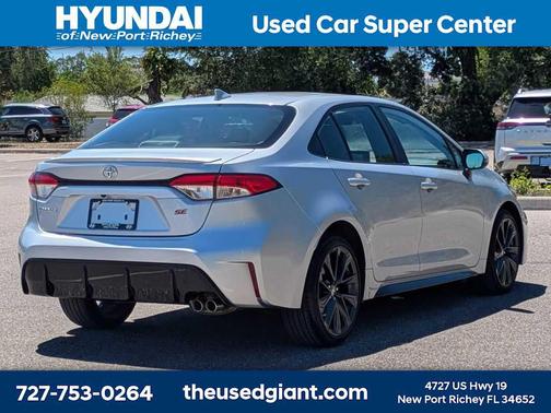 Classic Silver Metallic 2023 Toyota Corolla SE