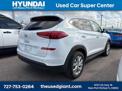 2021 Hyundai TUCSON SE