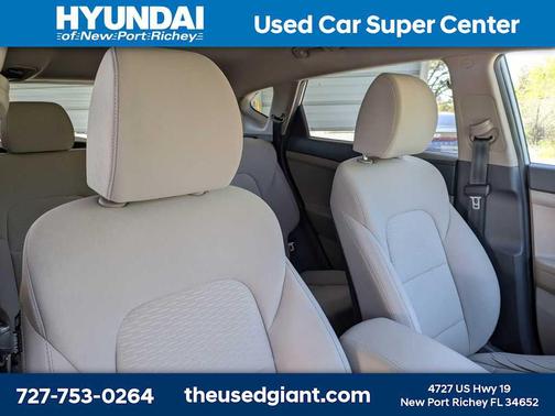 2021 Hyundai TUCSON SE