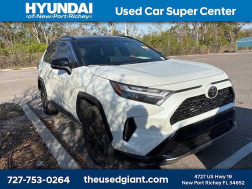 2025 Toyota RAV4 Hybrid SE