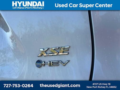 2025 Toyota RAV4 Hybrid SE