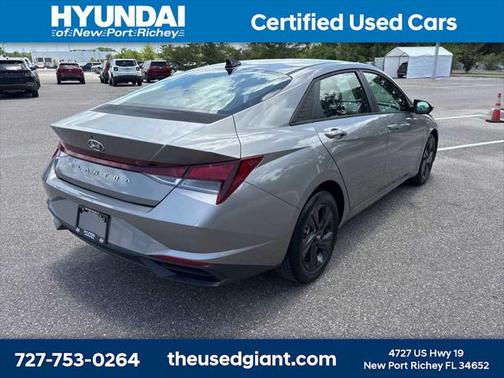 2022 Hyundai ELANTRA SEL