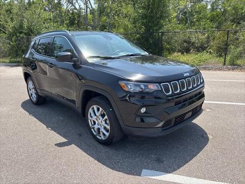 2022 Jeep Compass Latitude Lux